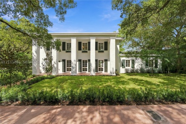 1259 Alhambra Cir Coral Gables, FL 33134