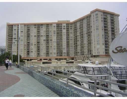 4101 Pine Tree Dr #709 Miami Beach, FL 33140