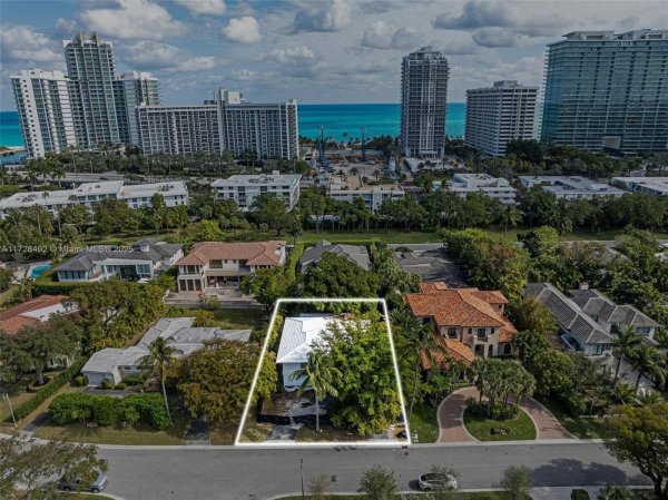 253 Bal Cross Dr Bal Harbour, FL 33154