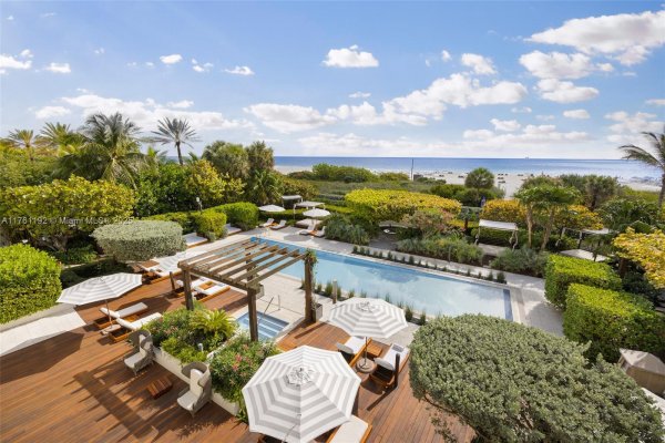 125 Ocean Dr #U-0303 Miami Beach, FL 33139 125 Ocean Dr #U-0303 Miami Beach, FL 33139