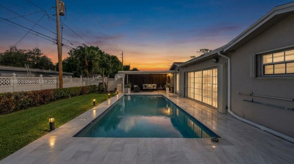 6951 Liberty St Hollywood, FL 33024