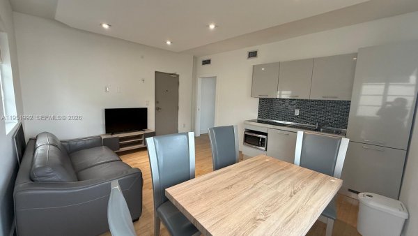 600 15th St #9 Miami Beach, FL 33139