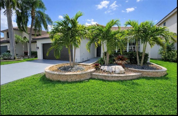 17912 SW 12th Ct Pembroke Pines, FL 33029