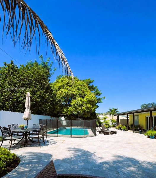 20600 SW 117th Ave Miami, FL 33177