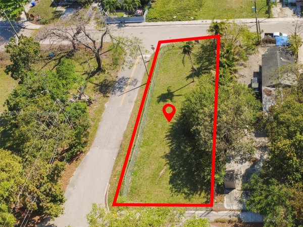 800 NW 30th St Miami, FL 33127