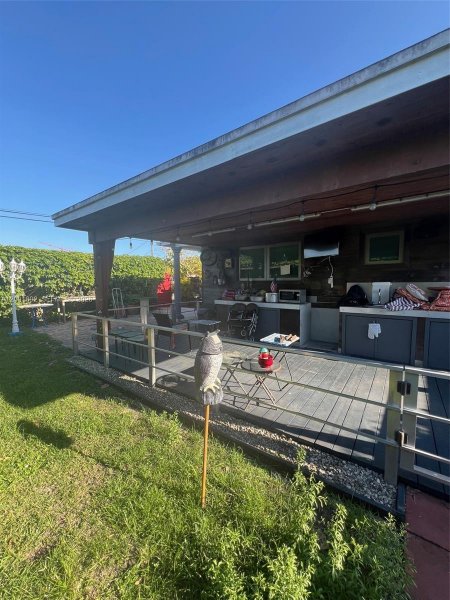 6900 SW 22nd St Miami, FL 33155