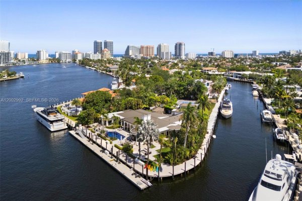2300 Aqua Vis Blvd Fort Lauderdale, FL 33301