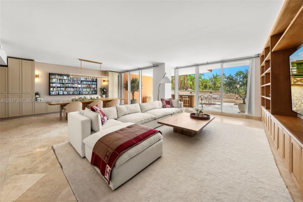 785 Crandon Blvd #205/305 Key Biscayne, FL 33149