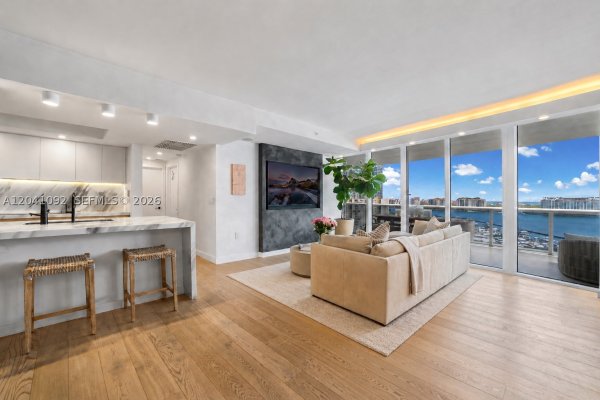 400 Alton Rd #1206 Miami Beach, FL 33139