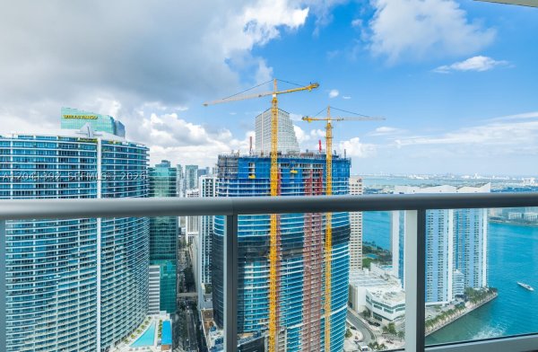 475 Brickell Ave #4715 Miami, FL 33131