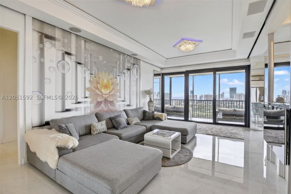 20335 W Country Clb Dr #PH4 Aventura, FL 33180