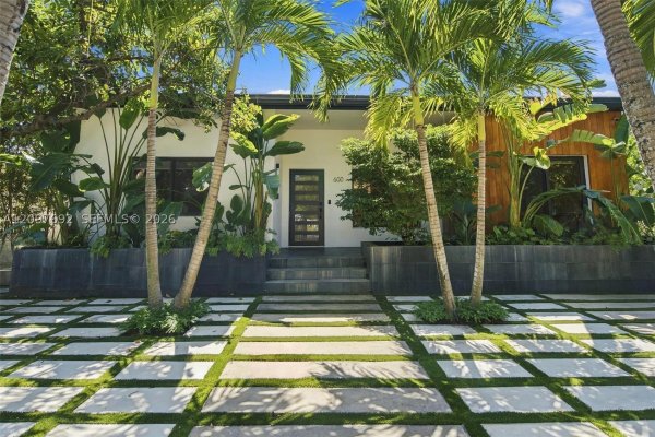 600 W 51st St Miami Beach, FL 33140