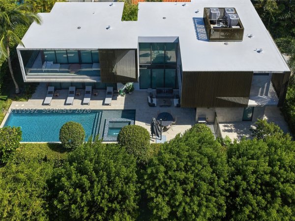 705 W Dilido Dr Miami Beach, FL 33139