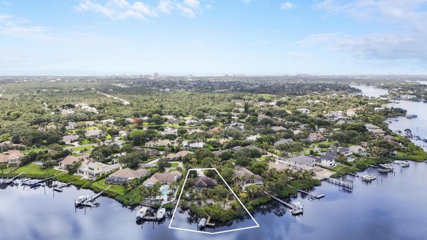 18791 SE River Rdg Jupiter, FL 33469