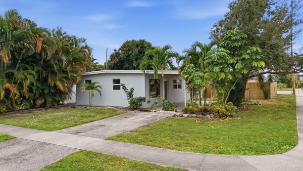403 Todd Jupiter, FL 33458