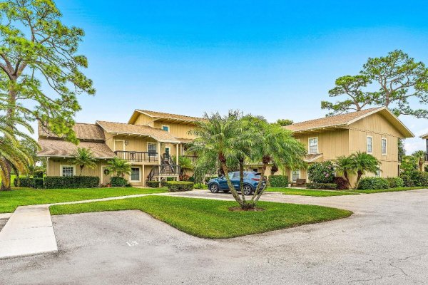 9179 SE Riverfront #F Jupiter, FL 33469