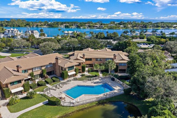 11890 SE Hill Clb #103 Jupiter, FL 33469