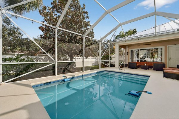 102 Bonaire Jupiter, FL 33458