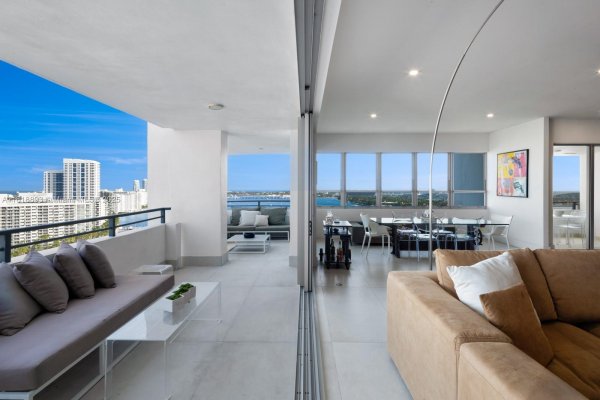 11 Island Ave #PH2 Miami Beach, FL 33139