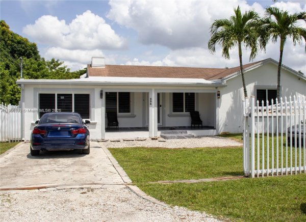 295 NE 150th St Miami, FL 33161