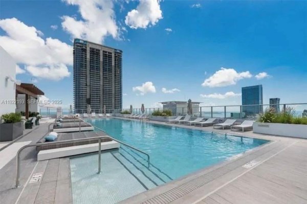 1010 SW 2nd Ave #1810 Miami, FL 33130