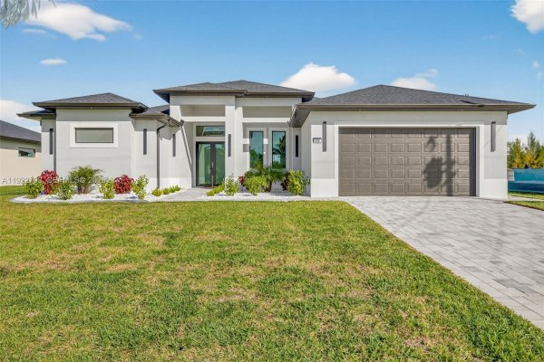 1129 SW 24th St Cape Coral, FL 33991