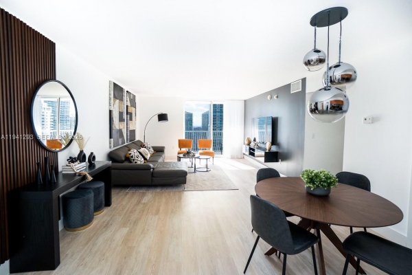 1200 Brickell Bay Dr #3524 Miami, FL 33131