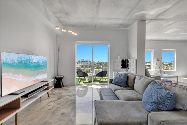 10 SW South Riv Dr #1111 Miami, FL 33130