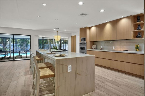 5801 SW 37th Ter Fort Lauderdale, FL 33312