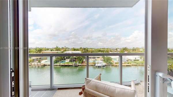 9940 W Bay Hbr Dr #5E-N Bay Harbor Islands, FL 33154