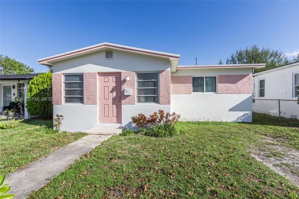 616 NW 3rd Ct Hallandale Beach, FL 33009