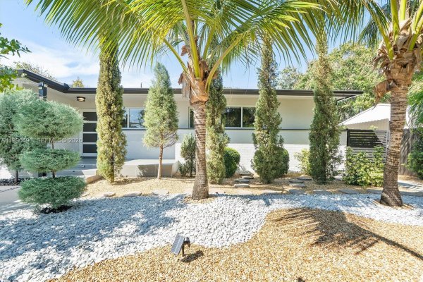 261 NE 47th St Miami, FL 33137