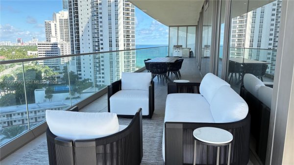 18975 Collins Ave #905 Sunny Isles Beach, FL 33160