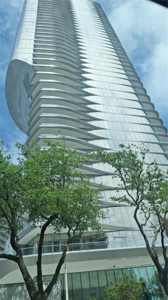 175 se 25th Rd #2803 Miami, FL 33129