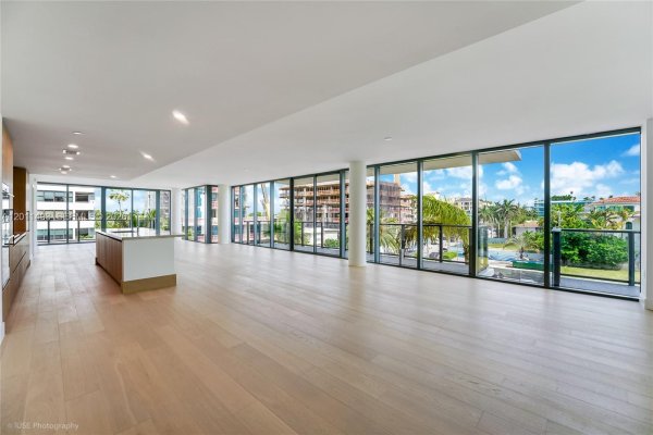 1177 Kane Concourse #405 Bay Harbor Islands, FL 33154