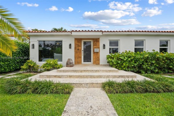 39 Montilla Ave Coral Gables, FL 33134