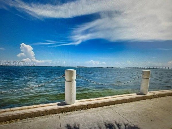 1420 Brickell Bay Dr #1107C Miami, FL 33131