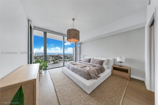 500 Alton Rd #1906 Miami Beach, FL 33139