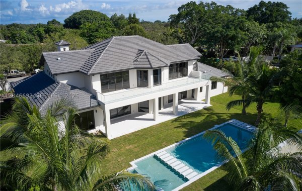 11200 SW 60th Ave Pinecrest, FL 33156