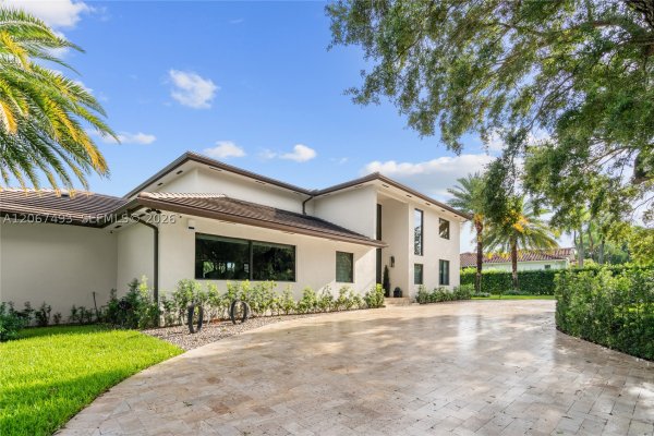 5720 SW 128th St Pinecrest, FL 33156