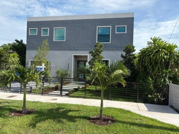 2239 SW 14th St Miami, FL 33145