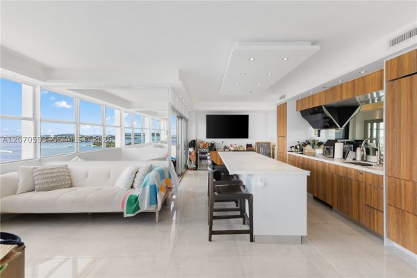 3 Island Ave #14D Miami Beach, FL 33139
