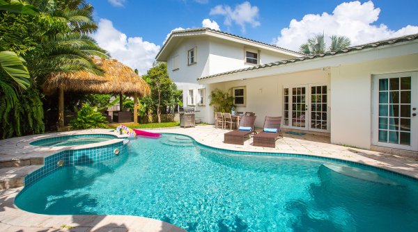 2003 Bay Pompano Beach, FL 33062