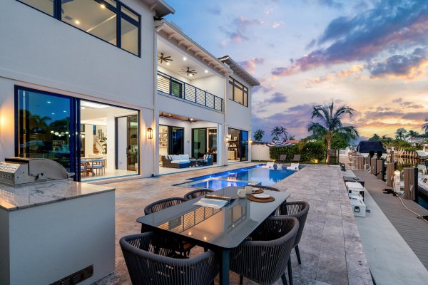 2420 NE 48th Lighthouse Point, FL 33064