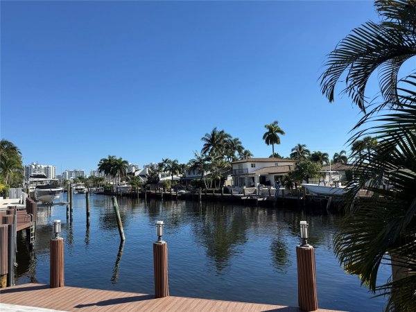 2800 NE 29th St Fort Lauderdale, FL 33306