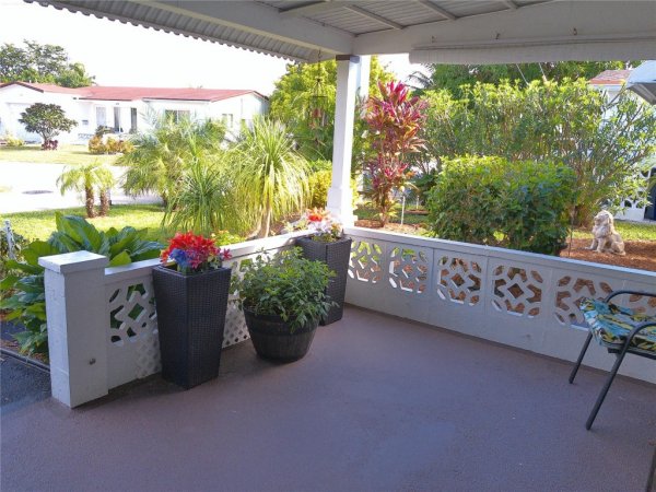 4600 NW 43rd Lauderdale Lakes, FL 33319