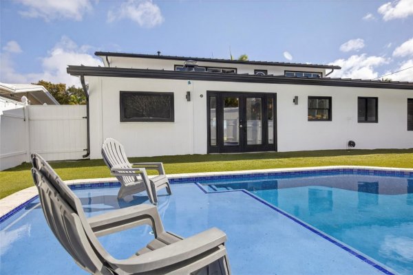 1474 SW 19th Fort Lauderdale, FL 33312