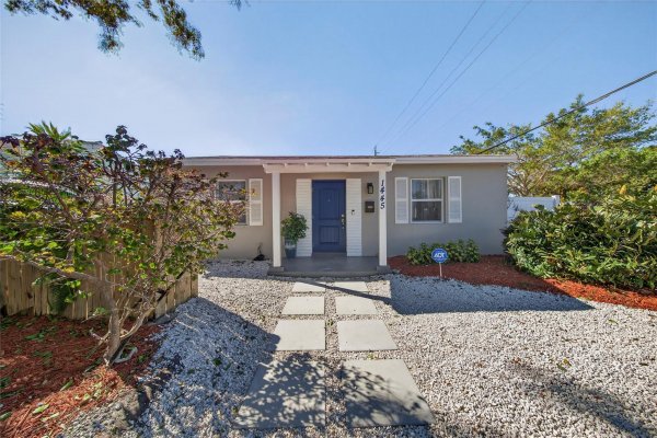 1445 NE 1st Fort Lauderdale, FL 33304