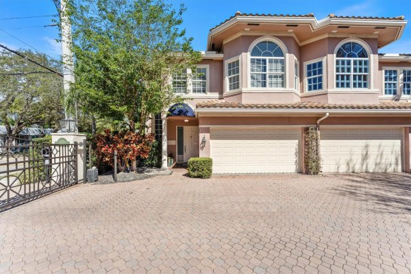 Undisclosed Address Fort Lauderdale, FL 33301