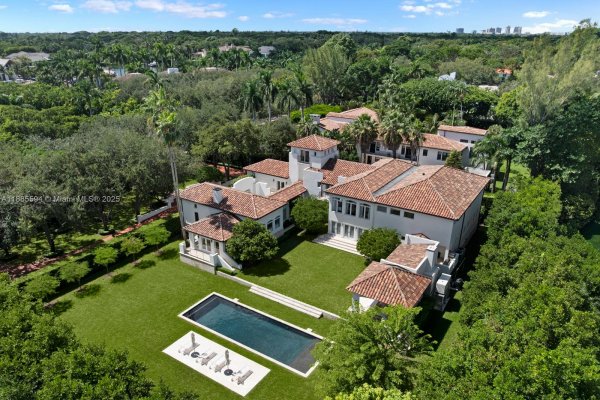 545 Casuarina Concourse Coral Gables, FL 33143 545 Casuarina Concourse Coral Gables, FL 33143
